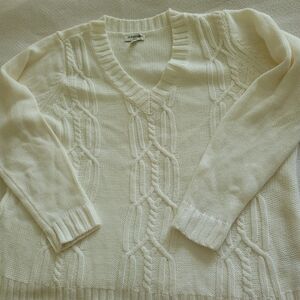 Ivory vee neck sweater